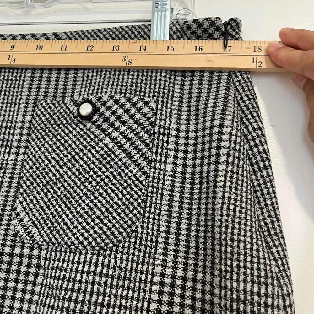 Karl Lagerfeld Black and White A-Line Skirt Sz. 10 NWOT‎